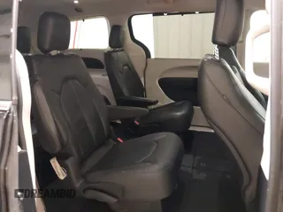 2020 Chrysler Pacifica Touring L with VIN 2C4RC1BG9LR140072, listed as a IAAI auction lot 42199118 with 93,557 mi miles and . Bid and sale history available at DreamBid. Image 8.