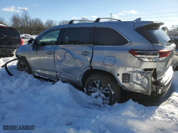 2018 Toyota Highlander LE with VIN 5TDBZRFH3JS860506, listed as a Copart auction lot 87349234 with 56,242 mi miles and Salvage Title. Bid and sale history available at carsss.com. Image 2.