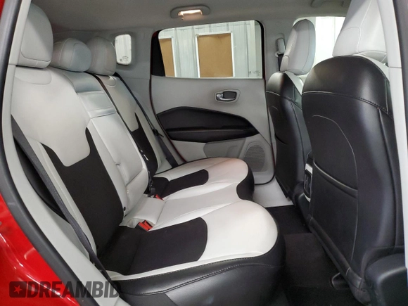 2019 Jeep Compass Latitude z VIN 3C4NJDBB9KT772804, wystawiony jako Copart lot #58519895 z przebiegiem 145 266 mil mil oraz Czysty tytuł • Clean title. Historia ofert i sprzedaży dostępna na DreamBid. Obrazek 11.
