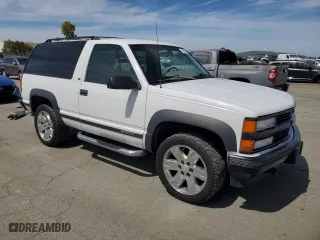 1996 Chevrolet Tahoe with VIN 3GNEK18R1TG171274, listed as a Copart auction lot 52380325 with 161,438 mi miles and Clean Title. Bid and sale history available at carsss.com. Image 4.