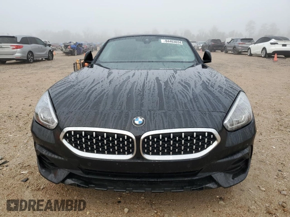 2022 BMW Z4 sDrive30i with VIN WBAHF3C04NWX42062, listed as a Copart auction lot 84463034 with 0 mi miles and Salvage Title. Bid and sale history available at carsss.com. Image 5.