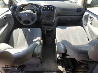 2005 Dodge Caravan SXT with VIN 2D4GP44L55R331470, listed as a Copart auction lot 53113855 with 98,398 mi miles and Salvage title. Bid and sale history available at DreamBid. Image 8.