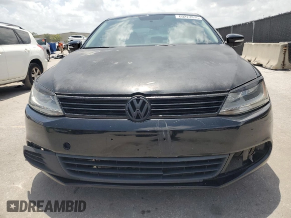 2012 Volkswagen Jetta SE with VIN 3VWDP7AJ7CM105890, listed as a Copart auction lot 60223875 with 167,729 mi miles and Clean title. Bid and sale history available at DreamBid. Image 5.