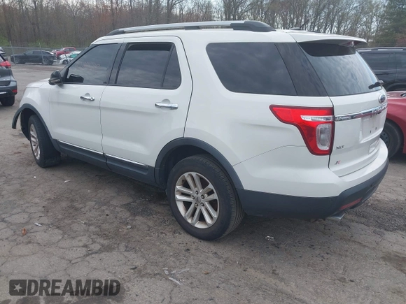 2011 Ford Explorer XLT with VIN 1FMHK8D84BGA01038, listed as a IAAI auction lot 42114219 with Not Provided miles and . Bid and sale history available at carsss.com. Image 3.