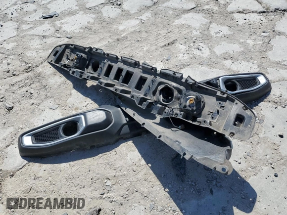 2021 Jeep Gladiator Sport S z VIN 1C6HJTAG0ML560089, wystawiony jako Copart lot #52817405 z przebiegiem 100 595 mil mil oraz Szkoda całkowita • Salvage title. Historia ofert i sprzedaży dostępna na DreamBid. Obrazek 14.