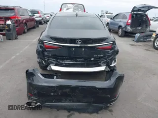 2022 Lexus ES 350 z VIN 58ADZ1B19NU129782, wystawiony jako IAAI lot #42431119 z przebiegiem 31 363 mil mil oraz . Historia ofert i sprzedaży dostępna na DreamBid. Obrazek 17.