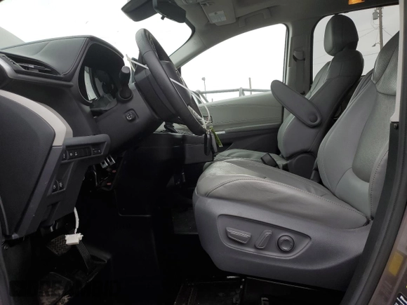2021 Toyota Sienna Limited with VIN 5TDZRKEC6MS063280, listed as a Copart auction lot 50927845 with 41,573 mi miles and Salvage Title. Bid and sale history available at carsss.com. Image 7.