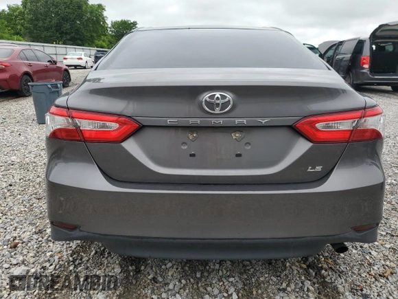 2018 Toyota Camry LE z VIN 4T1B11HK6JU092755, wystawiony jako Copart lot #59233625 z przebiegiem 110 467 mil mil oraz Szkoda całkowita • Salvage title. Historia ofert i sprzedaży dostępna na DreamBid. Obrazek 6.