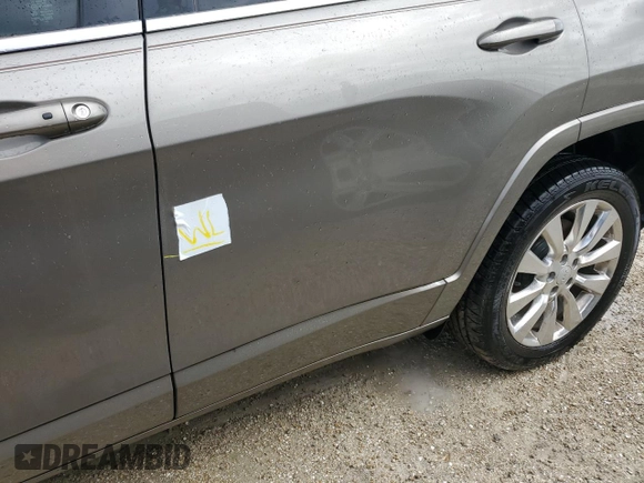 2018 Jeep Cherokee z VIN 1C4PJLJX3JD574417, wystawiony jako Copart lot #75077584 z przebiegiem Nie podano mil oraz Nie do naprawy • Non repairable. Historia ofert i sprzedaży dostępna na DreamBid. Obrazek 13.