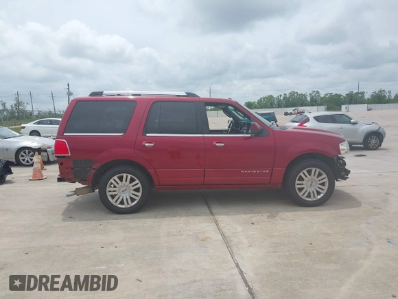 2013 Lincoln Navigator z VIN 5LMJJ2H56DEL07915, wystawiony jako IAAI lot #42138639 z przebiegiem 143 437 mil mil oraz . Historia ofert i sprzedaży dostępna na DreamBid. Obrazek 13.