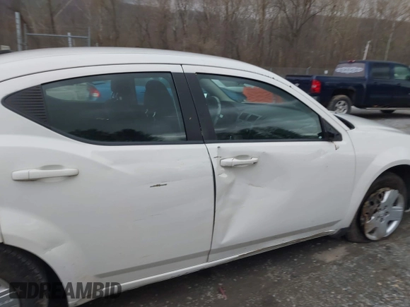 2010 Dodge Avenger SXT with VIN 1B3CC4FB5AN214640, listed as a IAAI auction lot 41731545 with 177,003 mi miles. Bid and sale history available at carsss.com. Image 6.