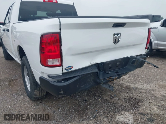 2023 Ram 1500 Tradesman z VIN 1C6RR6FG9PS527089, wystawiony jako IAAI lot #42261047 z przebiegiem 20 684 mil mil oraz . Historia ofert i sprzedaży dostępna na DreamBid. Obrazek 6.