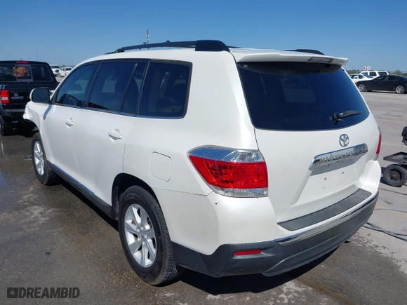 2013 Toyota Highlander with VIN 5TDZK3EH3DS132898, listed as a IAAI auction lot 41992862 with 140,525 mi miles. Bid and sale history available at carsss.com. Image 3.
