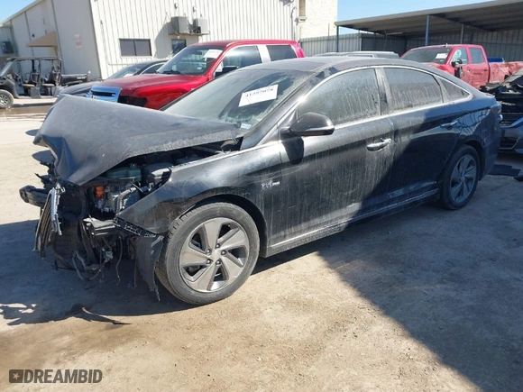 2017 Hyundai Sonata Hybrid Limited with VIN KMHE34L17HA045964, listed as a IAAI auction lot 41397078 with 135,109 mi miles. Bid and sale history available at carsss.com. Image 2.