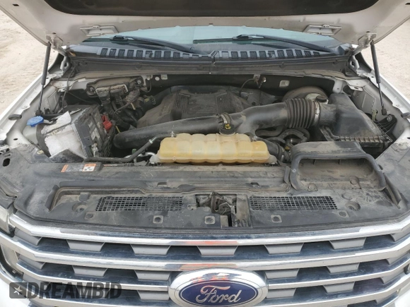 2018 Ford Expedition XLT z VIN 1FMJU1HT0JEA63693, wystawiony jako Copart lot #45327895 z przebiegiem 111 548 mil mil oraz Szkoda całkowita • Salvage title. Historia ofert i sprzedaży dostępna na DreamBid. Obrazek 13.