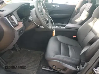 2024 Volvo XC60 Plus Dark Theme z VIN YV4L12RL5R1767754, wystawiony jako Copart lot #55004885 z przebiegiem 13 207 mil mil oraz Szkoda całkowita • Salvage title. Historia ofert i sprzedaży dostępna na DreamBid. Obrazek 7.