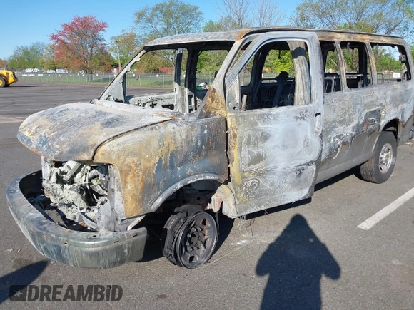 2009 Chevrolet Express Passenger with VIN 1GAHG35KX91132693, listed as a IAAI auction lot 42121039 with Not provided miles and . Bid and sale history available at DreamBid. Image 2.