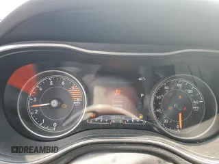 2019 Jeep Cherokee Limited z VIN 1C4PJMDXXKD409564, wystawiony jako Copart lot #60893225 z przebiegiem 128 674 mil mil oraz Szkoda całkowita • Salvage title. Historia ofert i sprzedaży dostępna na DreamBid. Obrazek 9.