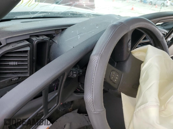2003 Chevrolet Avalanche z VIN 3GNEC13T23G101945, wystawiony jako Copart lot #55500575 z przebiegiem Nie podano mil oraz Szkoda całkowita • Salvage title. Historia ofert i sprzedaży dostępna na DreamBid. Obrazek 9.