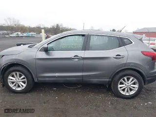 2017 Nissan Rogue Sport SV with VIN JN1BJ1CP9HW030968, listed as a IAAI auction lot 42002320 with 96,904 mi miles. Bid and sale history available at carsss.com. Image 14.