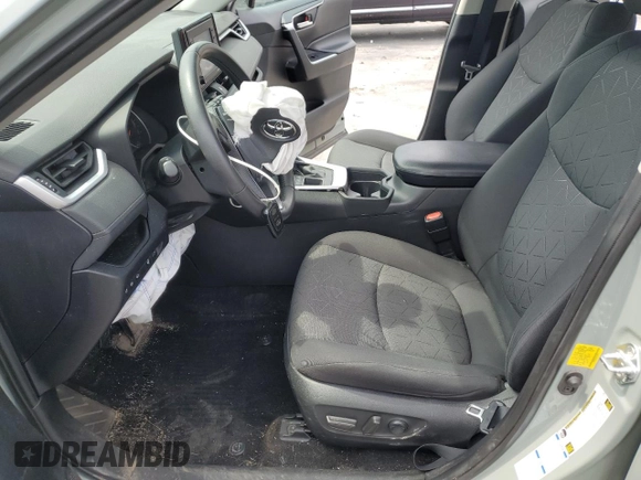 2020 Toyota RAV4 XLE with VIN 2T3P1RFV0LW130251, listed as a Copart auction lot 60625775 with 82,985 mi miles and Salvage title. Bid and sale history available at DreamBid. Image 7.