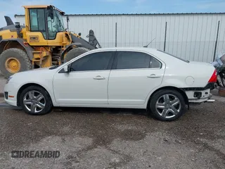 2011 Ford Fusion SE with VIN 3FAHP0HG3BR140455, listed as a IAAI auction lot 42020910 with 90,916 mi miles. Bid and sale history available at carsss.com. Image 15.