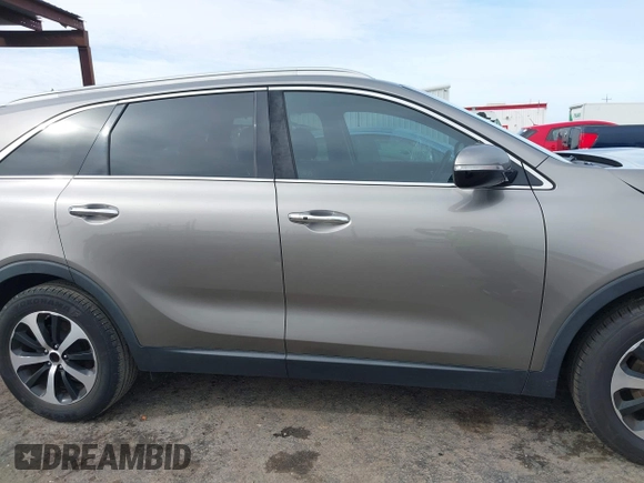 2016 Kia Sorento EX with VIN 5XYPH4A14GG002523, listed as a IAAI auction lot 41576679 with 112,787 mi miles. Bid and sale history available at carsss.com. Image 14.