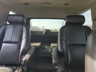 2007 Chevrolet Tahoe LTZ z VIN 1GNFK13097J279157, wystawiony jako Copart lot #48829195 z przebiegiem 281 617 mil mil oraz Czysty tytuł • Clean title. Historia ofert i sprzedaży dostępna na DreamBid. Obrazek 10.
