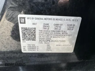 2018 GMC Sierra 1500 Denali z VIN 3GTU2PEJXJG171695, wystawiony jako Copart lot #59631005 z przebiegiem 226 029 mil mil oraz Czysty tytuł • Clean title. Historia ofert i sprzedaży dostępna na DreamBid. Obrazek 10.