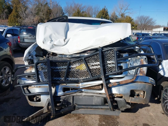 2013 Chevrolet Silverado 2500HD LT with VIN 1GC1CXCG6DF199703, listed as a IAAI auction lot 41287141 with 1 mi miles. Bid and sale history available at carsss.com. Image 6.