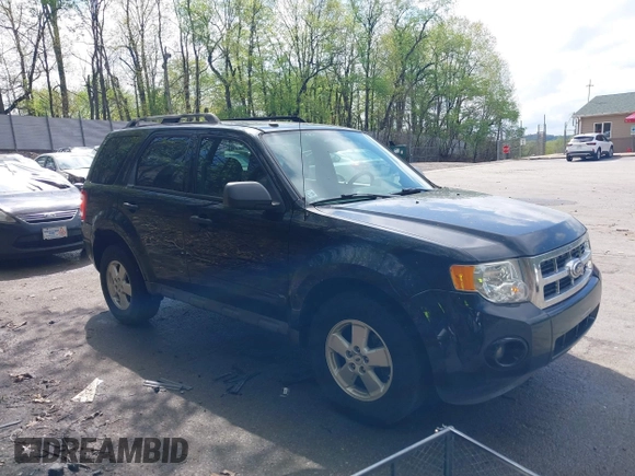 2010 Ford Escape XLT z VIN 1FMCU9DGXAKD25432, wystawiony jako IAAI lot #42195798 z przebiegiem 135 080 mil mil oraz . Historia ofert i sprzedaży dostępna na DreamBid. Obrazek 1.