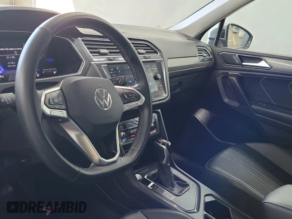 2024 Volkswagen Tiguan SE с VIN 3VV3B7AX9RM106728, выставлен на аукционе IAAI как лот 42845194 с пробегом 23 946 миль миль и . История ставок и продаж доступна на DreamBid. Изображение 16.