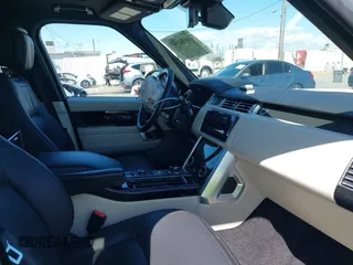 2021 Land Rover Range Rover z VIN SALGS5SEXMA436877, wystawiony jako IAAI lot #41950042 z przebiegiem 29 597 mil mil oraz . Historia ofert i sprzedaży dostępna na DreamBid. Obrazek 5.