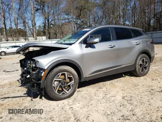 2025 Kia Sportage LX with VIN KNDPU3DF8S7340252, listed as a Copart auction lot 45231295 with 3,325 mi miles and Salvage Title. Bid and sale history available at carsss.com. Image 1.