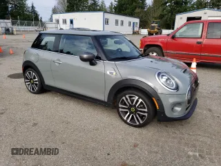 2021 MINI Hardtop Cooper SE with VIN WMWXP3C01M2N89221, listed as a Copart auction lot 79706014 with Not Provided miles and Salvage Title. Bid and sale history available at DreamBid. Image 4.