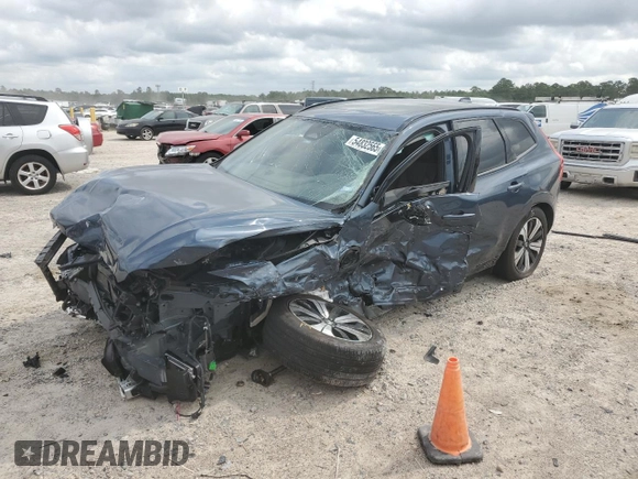2023 Volvo XC60 Plus Dark Theme z VIN YV4H60DLXP1338593, wystawiony jako Copart lot #54832565 z przebiegiem 17 406 mil mil oraz Nie do naprawy • Non repairable. Historia ofert i sprzedaży dostępna na DreamBid. Obrazek 1.