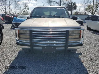 1999 GMC Suburban with VIN 1GKEC16R2XJ700510, listed as a Copart auction lot 45296135 with 189,004 mi miles and Clean Title. Bid and sale history available at carsss.com. Image 5.