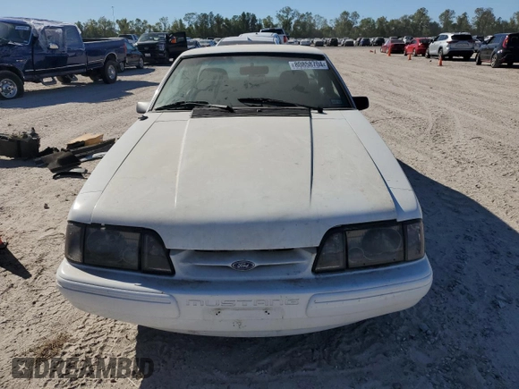 1989 Ford Mustang z VIN 1FABP40A3KF309892, wystawiony jako Copart lot #80858704 z przebiegiem 75 267 mil mil oraz Czysty tytuł • Clean title. Historia ofert i sprzedaży dostępna na DreamBid. Obrazek 5.