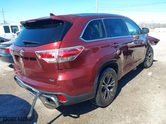 2016 Toyota Highlander XLE with VIN 5TDKKRFHXGS176307, listed as a IAAI auction lot 41650161 with 95016 miles. Bid and sale history available at carsss.com. Image 4.