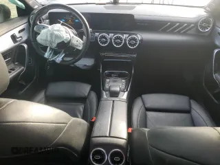 2021 Mercedes-Benz A 35 AMG z VIN W1K3G5BB9MJ263212, wystawiony jako Copart lot #54184305 z przebiegiem 61 355 mil mil oraz Szkoda całkowita • Salvage title. Historia ofert i sprzedaży dostępna na DreamBid. Obrazek 8.