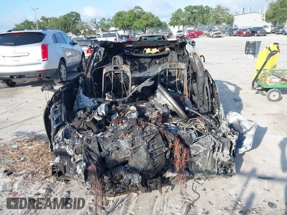 2022 Tesla Model S Plaid z VIN 5YJSA1E64NF477659, wystawiony jako IAAI lot #42358072 z przebiegiem Nie podano mil oraz . Historia ofert i sprzedaży dostępna na DreamBid. Obrazek 11.