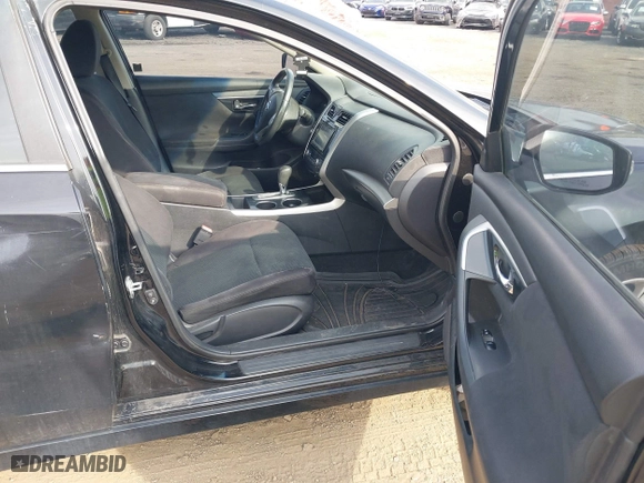 2014 Nissan Altima 2.5 SV with VIN 1N4AL3AP8EC420528, listed as a IAAI auction lot 41779180 with 88,628 mi miles. Bid and sale history available at carsss.com. Image 5.