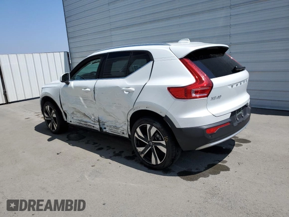 2025 Volvo XC40 Plus Bright Theme с VIN YV4L12UE8S2505753, выставлен на аукционе Copart как лот 60558845 с пробегом 3 688 миль миль и Чистый • Clean title. История ставок и продаж доступна на DreamBid. Изображение 2.
