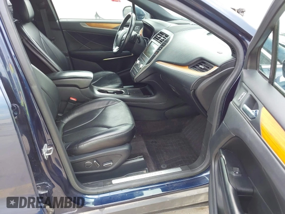 2017 Lincoln MKC Reserve with VIN 5LMCJ3C99HUL71905, listed as a IAAI auction lot 42115218 with 51,796 mi miles and . Bid and sale history available at DreamBid. Image 5.