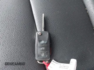 2012 Volkswagen Jetta TDI w/Sunroof & Nav with VIN 3VWPL7AJ2CM634950, listed as a IAAI auction lot 42445319 with 111,436 mi miles and . Bid and sale history available at DreamBid. Image 11.