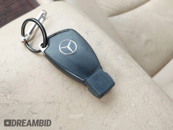 2004 Mercedes-Benz C 240 z VIN WDBRH61J94F511752, wystawiony jako IAAI lot #42100396 z przebiegiem 217 183 mil mil oraz . Historia ofert i sprzedaży dostępna na DreamBid. Obrazek 11.