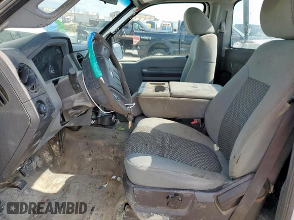2011 Ford F-250 XL with VIN 1FTBF2A64BEA64604, listed as a Copart auction lot 60738135 with 194,087 mi miles and Salvage title. Bid and sale history available at DreamBid. Image 7.