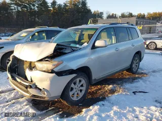 2012 Toyota Highlander with VIN 5TDBK3EH6CS154393, listed as a IAAI auction lot 41541058 with 143,314 mi miles. Bid and sale history available at carsss.com. Image 2.
