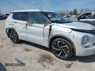 2022 Mitsubishi Outlander SEL z VIN JA4J4VA87NZ082333, wystawiony jako IAAI lot #42096610 z przebiegiem 31 813 mil mil oraz . Historia ofert i sprzedaży dostępna na DreamBid. Obrazek 6.