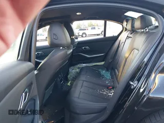 2019 BMW 3 Series 330i с VIN WBA5R1C52KAJ98373, выставлен на аукционе IAAI как лот 41555608 с пробегом 61 676 миль миль и . История ставок и продаж доступна на DreamBid. Изображение 8.